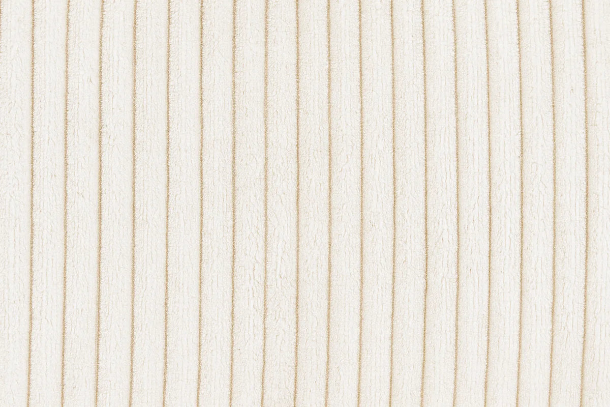 Sedia Camilla in tessuto e velluto beige con base in metallo nero, venduta in set da 2 sedie.
