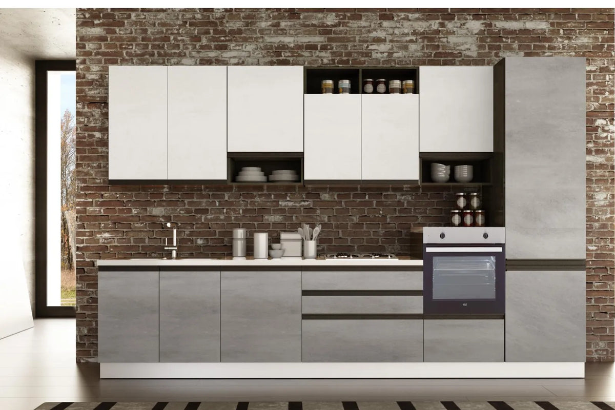 Cucina Prisma 360 cm con pensili bianco gesso e basi cemento chiaro