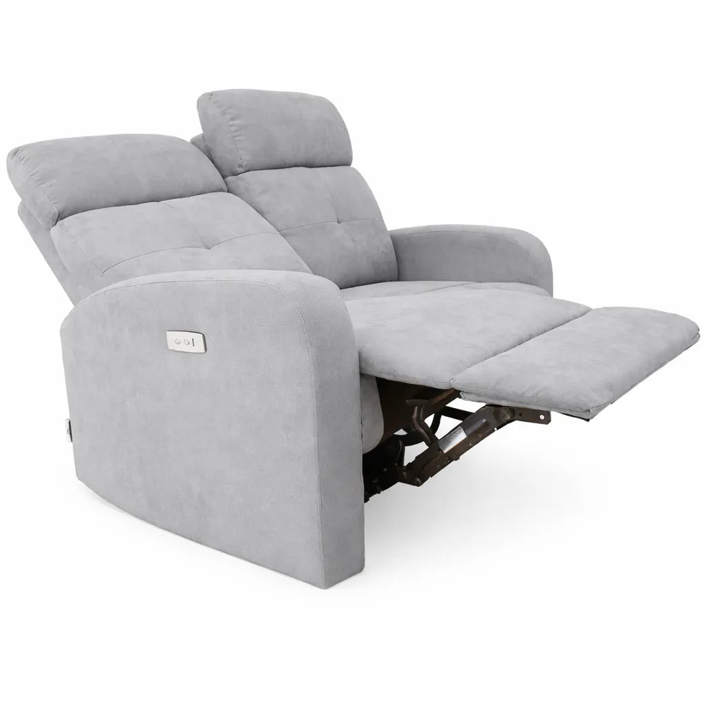 Divano elettrico Cindy 2 posti recliner in tessuto con poggiapiedi e schienale reclinabile colore grigio o tortora.