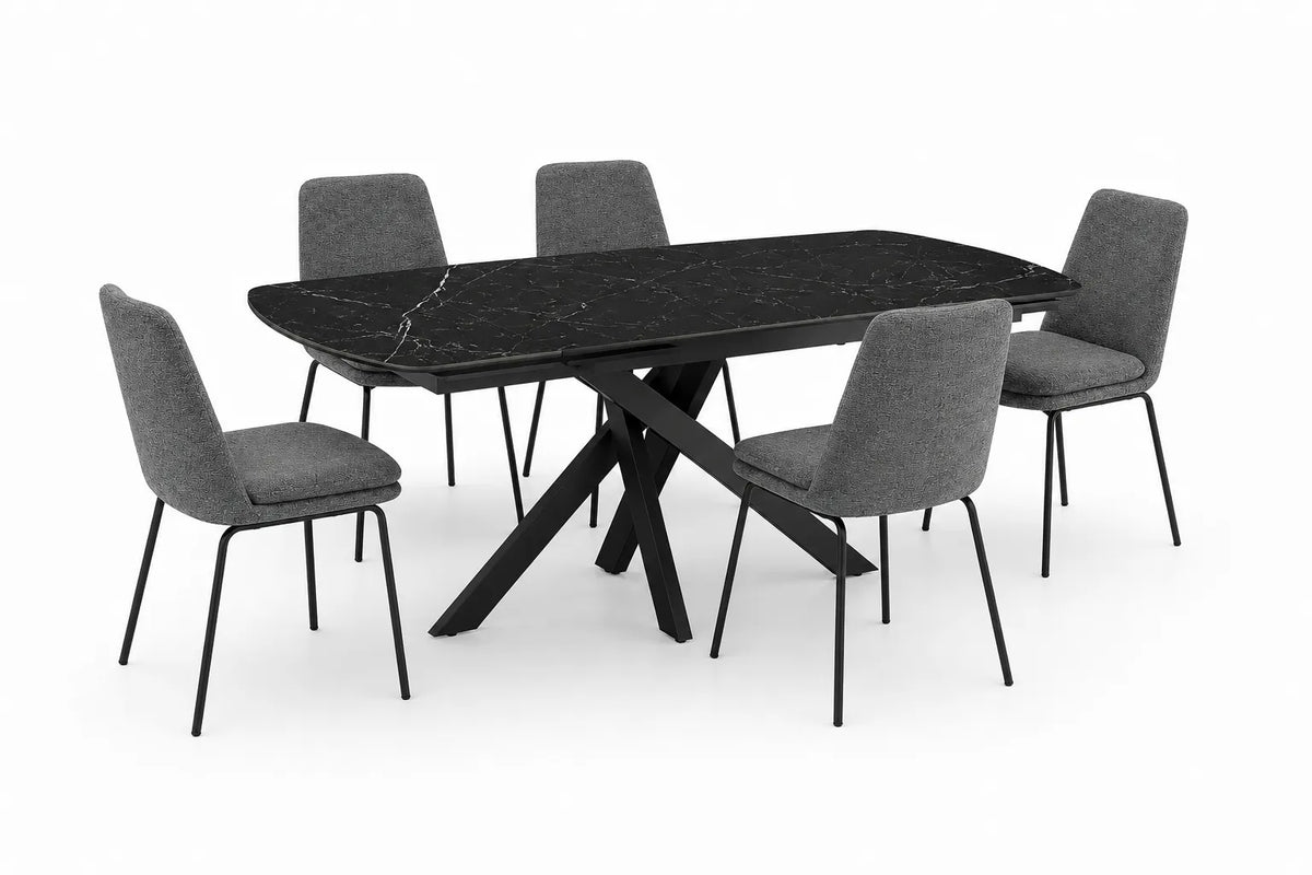 Set da 2 sedie Carol imbottite in tessuto antimacchia e antigraffio, disponibili nelle finiture Tortora con gambe Cashmere e Antracite con gambe Nero.