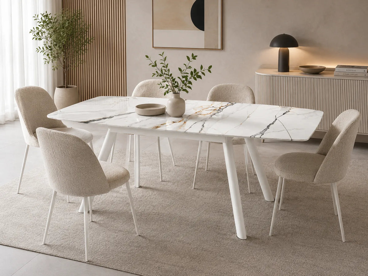 Tavolo allungabile Marte 140/200 cm con piano in ceramica effetto Marmo Oro Opaco e struttura in metallo bianco.