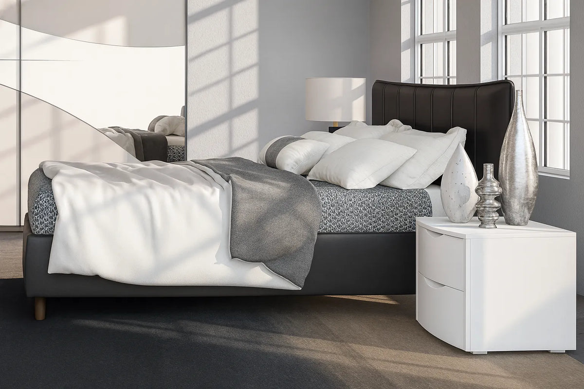 Camera da letto moderna Stoccolma con letto contenitore e armadio scorrevole bianco laccato opaco