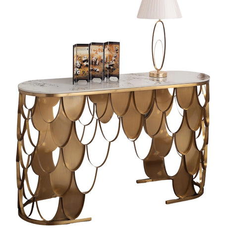 Consolle di design con base decorativa in metallo color oro e piano effetto marmo, ideale per ingresso moderno ed elegante