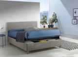 Letto Vienna una piazza e mezza in tessuto idrorepellente con contenitore e testata con bottoni cristal. Design moderno, pratico e raffinato.