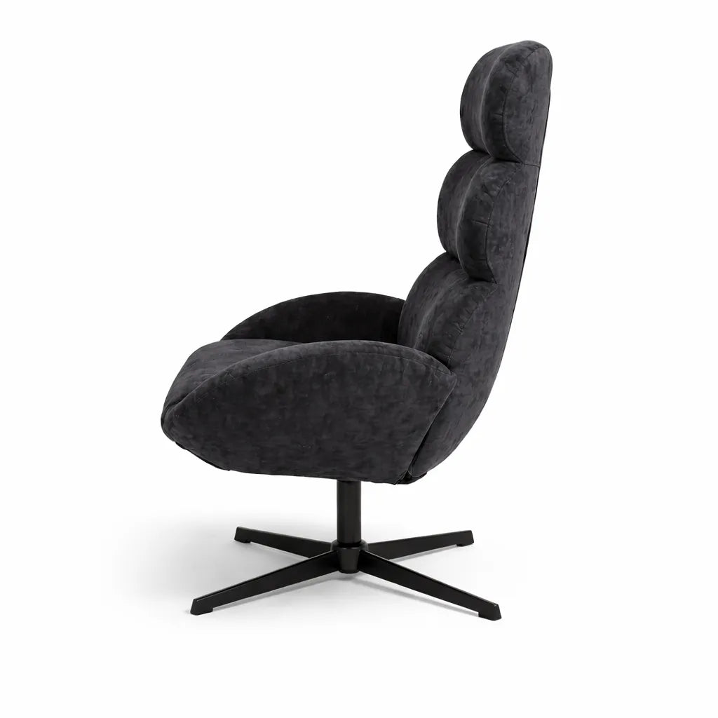 Poltrona Kate girevole in tessuto grigio con schienale alto imbottito e base in metallo nero design moderno