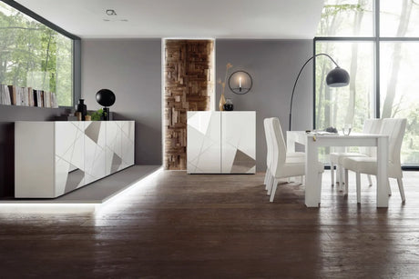 Sala Chloe soggiorno moderno bianco lucido con dettagli specchiati.