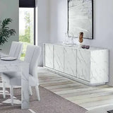 Sala Greta soggiorno moderno effetto marmo bianco.