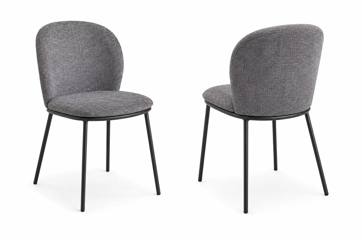 Set da 2 sedie Dea imbottite in tessuto antimacchia e antigraffio, disponibili nelle finiture Tortora con gambe Cashmere e Antracite con gambe Nero.