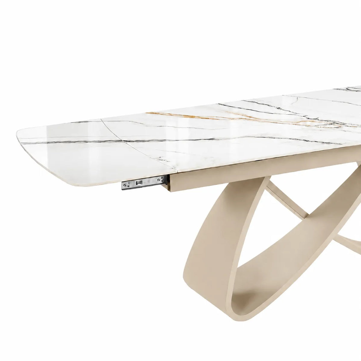 Tavolo allungabile Eros con piano in ceramica effetto marmo oro lucido e struttura in metallo color Champagne da 180 a 260 cm.
