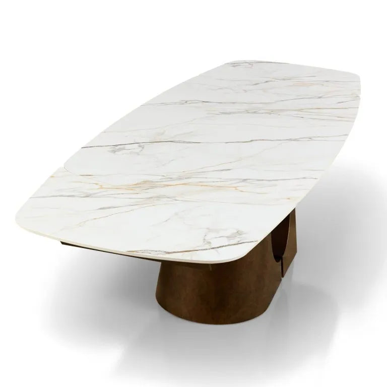 Tavolo allungabile Sunset con piano in ceramica effetto marmo Oro opaco e basamento in metallo effetto rame opaco estensibile fino a 300 cm.