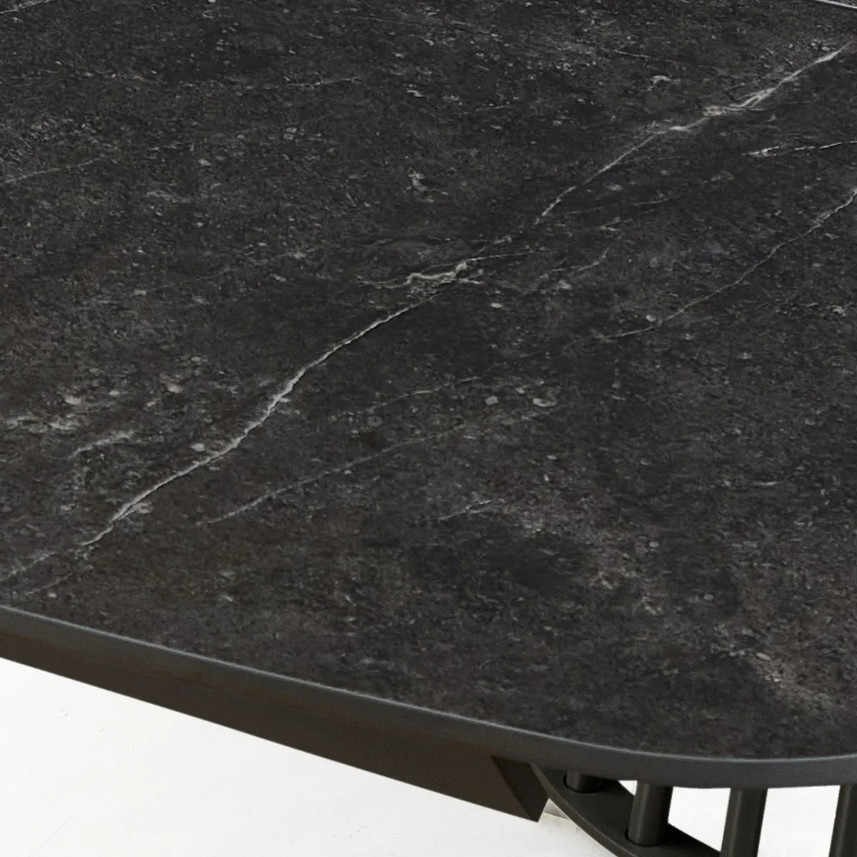 Tavolo Icaro allungabile con piano in ceramica effetto marmo Nero opaco e basamento Grigio opaco