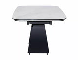 Tavolo Infinity Ceramic allungabile con top in vetroceramica effetto marmo bianco e struttura in metallo nero


