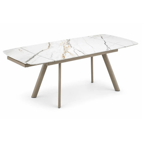 Tavolo allungabile Marte 160/240 cm con piano in ceramica effetto Marmo Oro Opaco e struttura in metallo verniciato Champagne.
