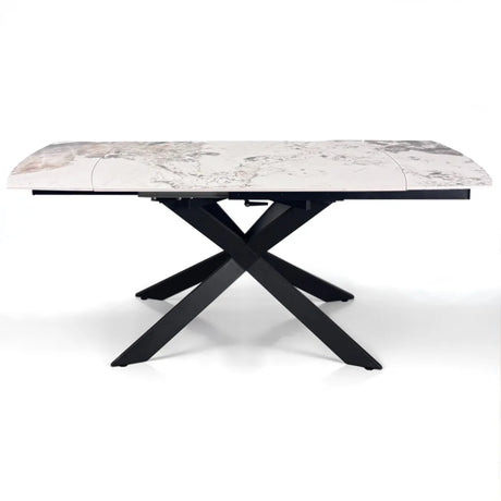 Tavolo Mykonos ovale allungabile con piano in ceramica effetto marmo Onice lucido e basamento nero