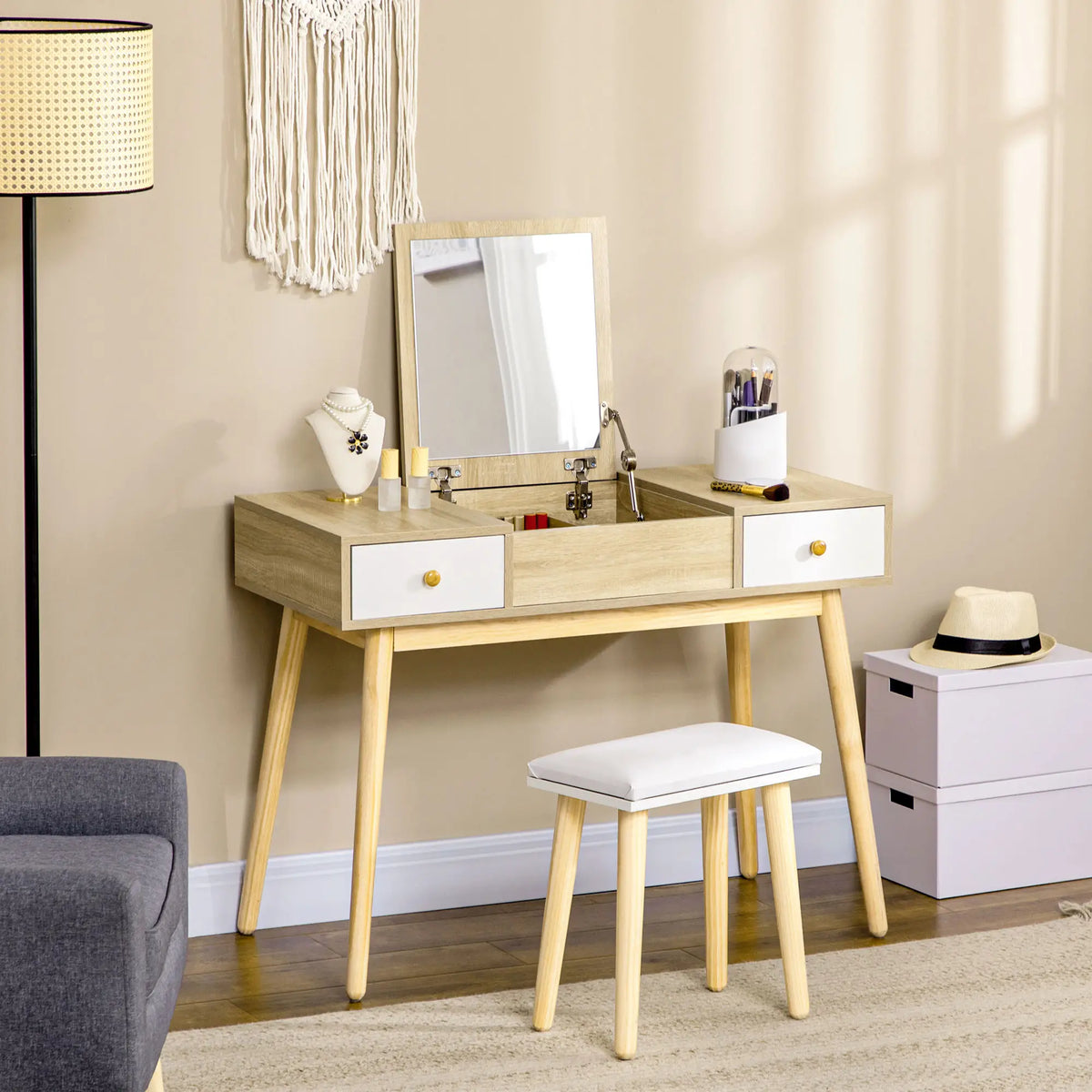 Toeletta color legno con specchio estraibile, 2 cassetti, organizer per gioielli e sgabello imbottito, ideale per postazione trucco moderna.